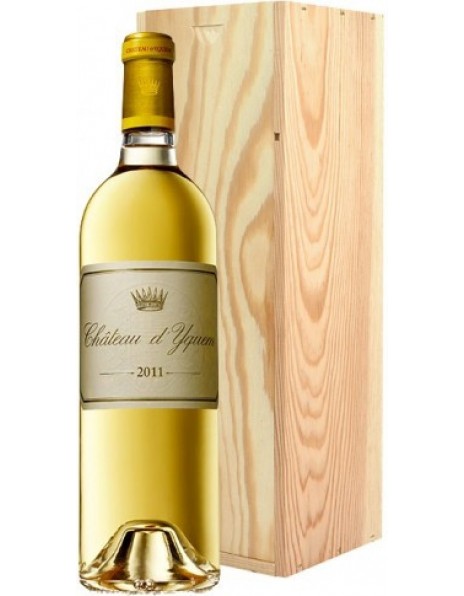 Вино Chateau d'Yquem, Sauternes AOC 1-er Grand Cru Superieur, 2011, wooden box